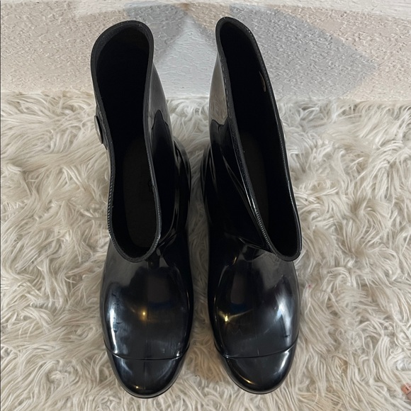 UGG Sienna Rain Boot Black High-Gloss Finish Real Fur From Sheep Size 12 NEW - Picture 3 of 16